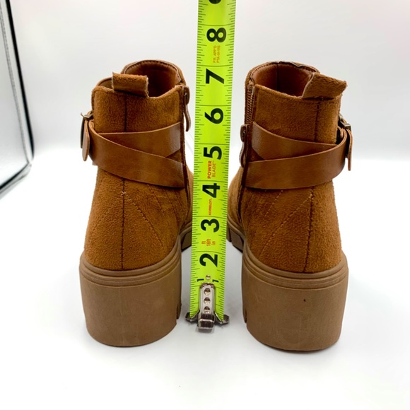 Wanted “CINDER” brown/tan heeled zipper/buckle boho grunge, Lug sole ankle boots - Picture 13 of 13